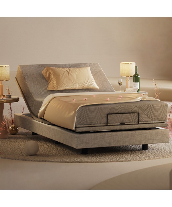 Simmons' First Voice-Activated Pocketed Coil Mattress with Adjustable Bed